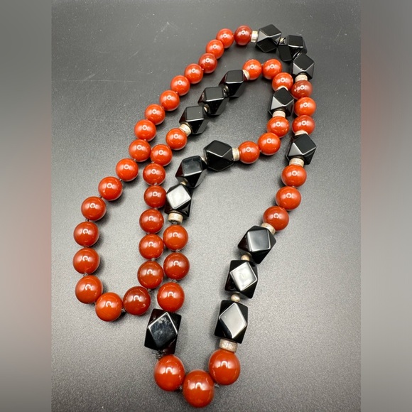 Vintage 15-11 MM ONYX & ORANGE JASPER BEAD 32" NECKLACE heavy - Picture 8 of 14